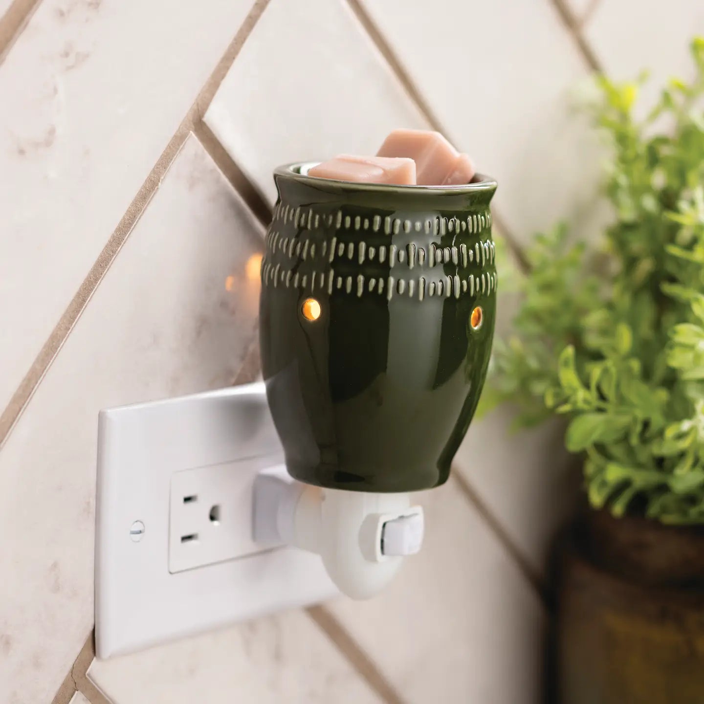 Green Etched Pluggable Warmer