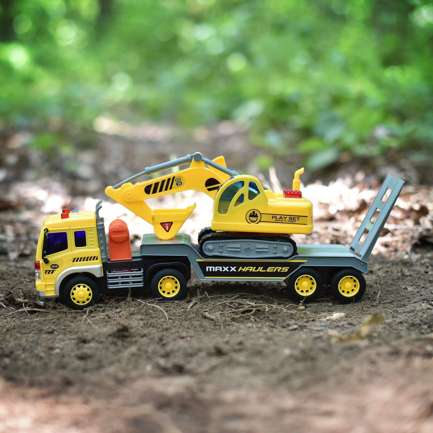 Maxx Action Lights & Sounds Long Hauler w/ Excavator Toy