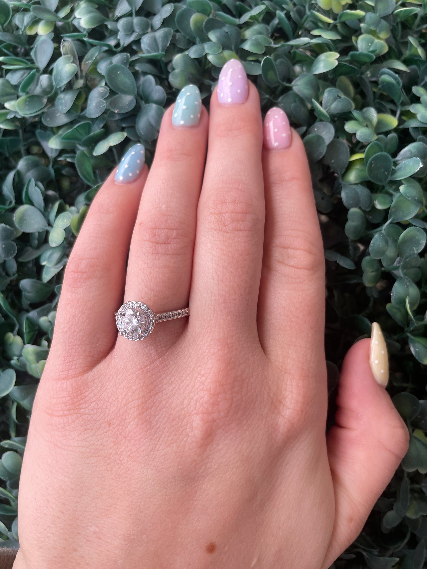 Round Rock Diamond Ring