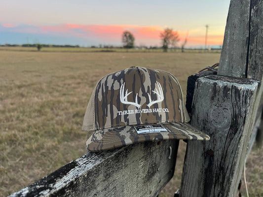 Classic Whitetail Rack - Trucker Snapback Hat - Richardson 112: Mossy Oak Bottomland