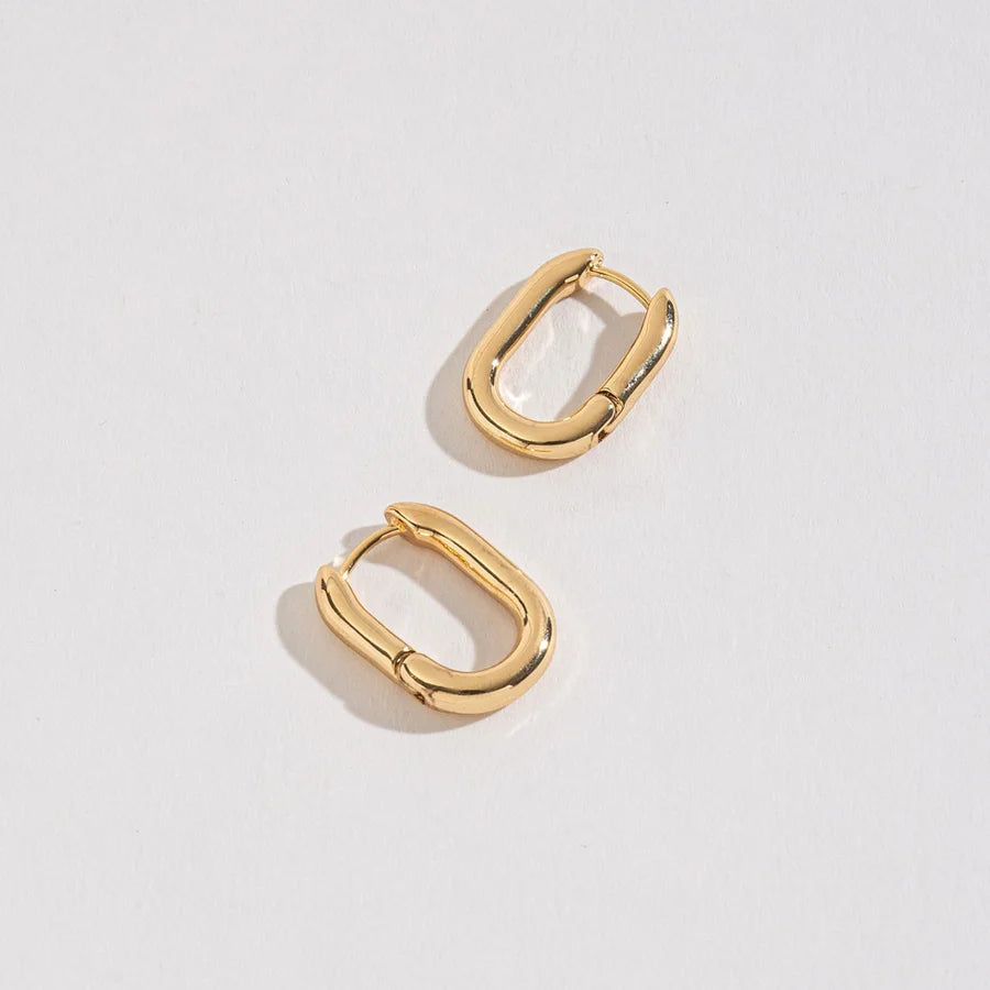 MEDIUM LINK HUGGIE EARRINGS