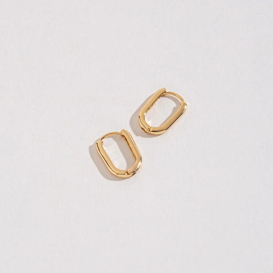 SMALL LINK HUGGIE HOOP EARRINGS