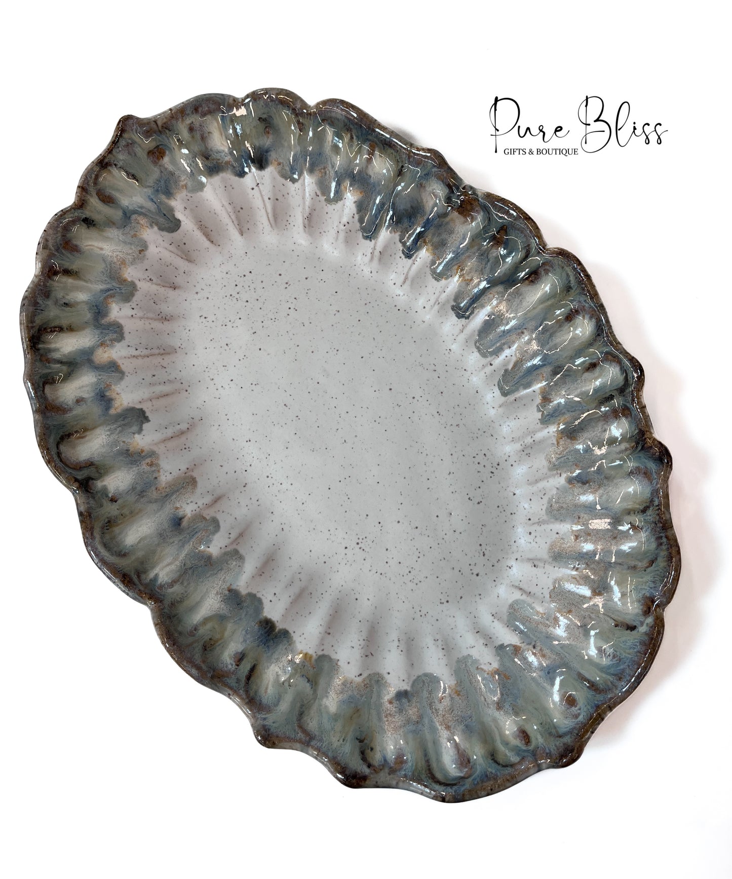 Scalloped Oval Platter - Magnolia