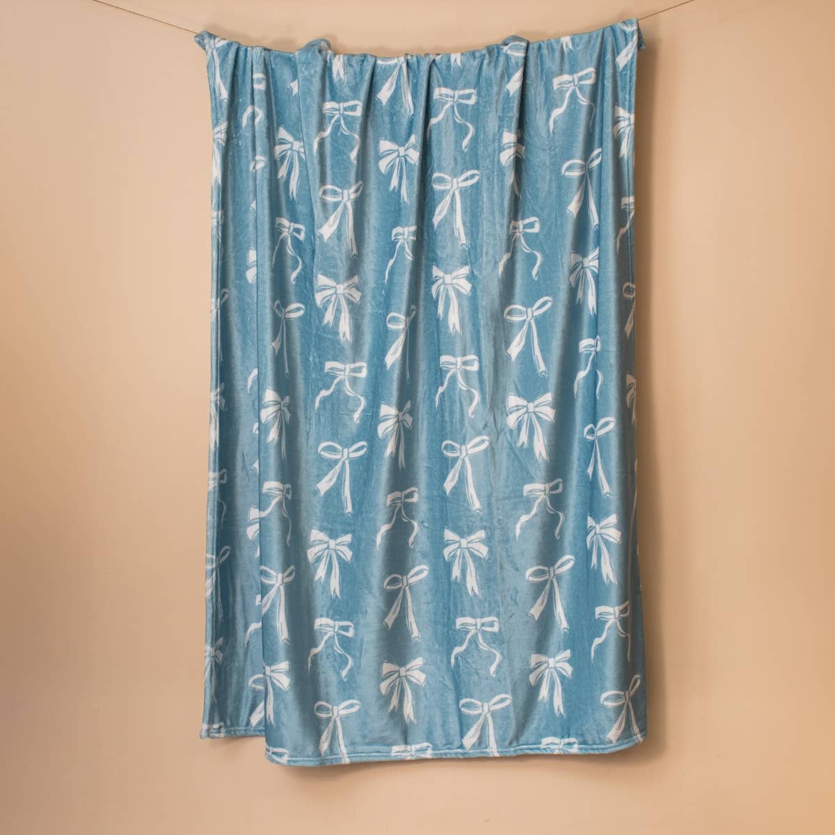 Hannah Bow Throw