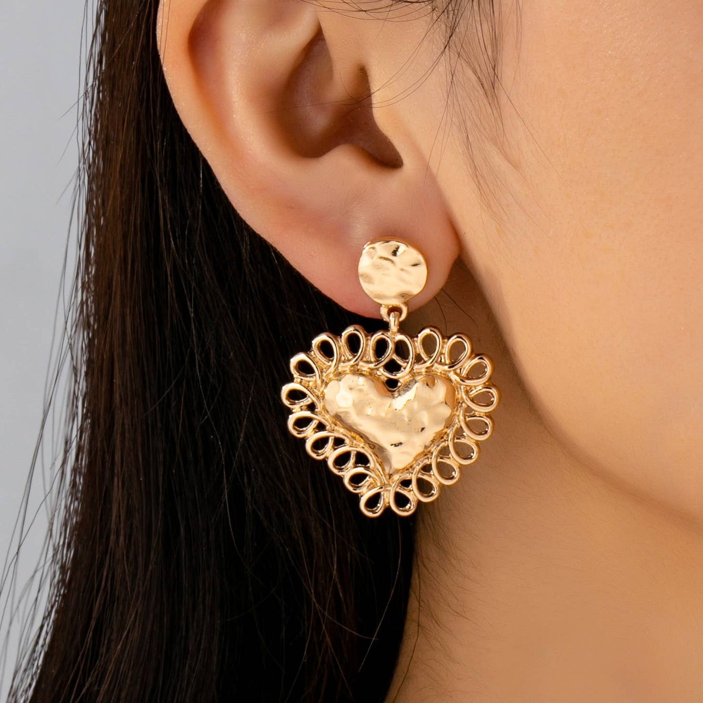 Ornate Hammered Heart Drop Earrings | 80E61656: GOLD