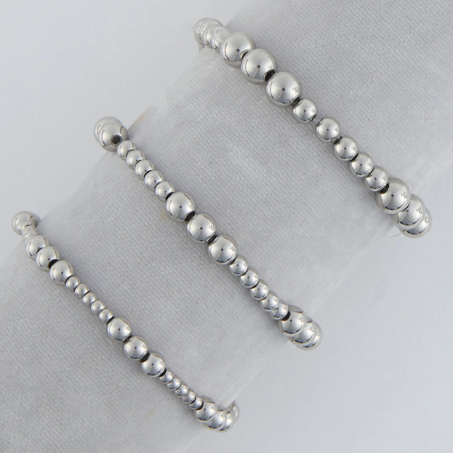 Silver Graduated Stretch Ball Bracelet