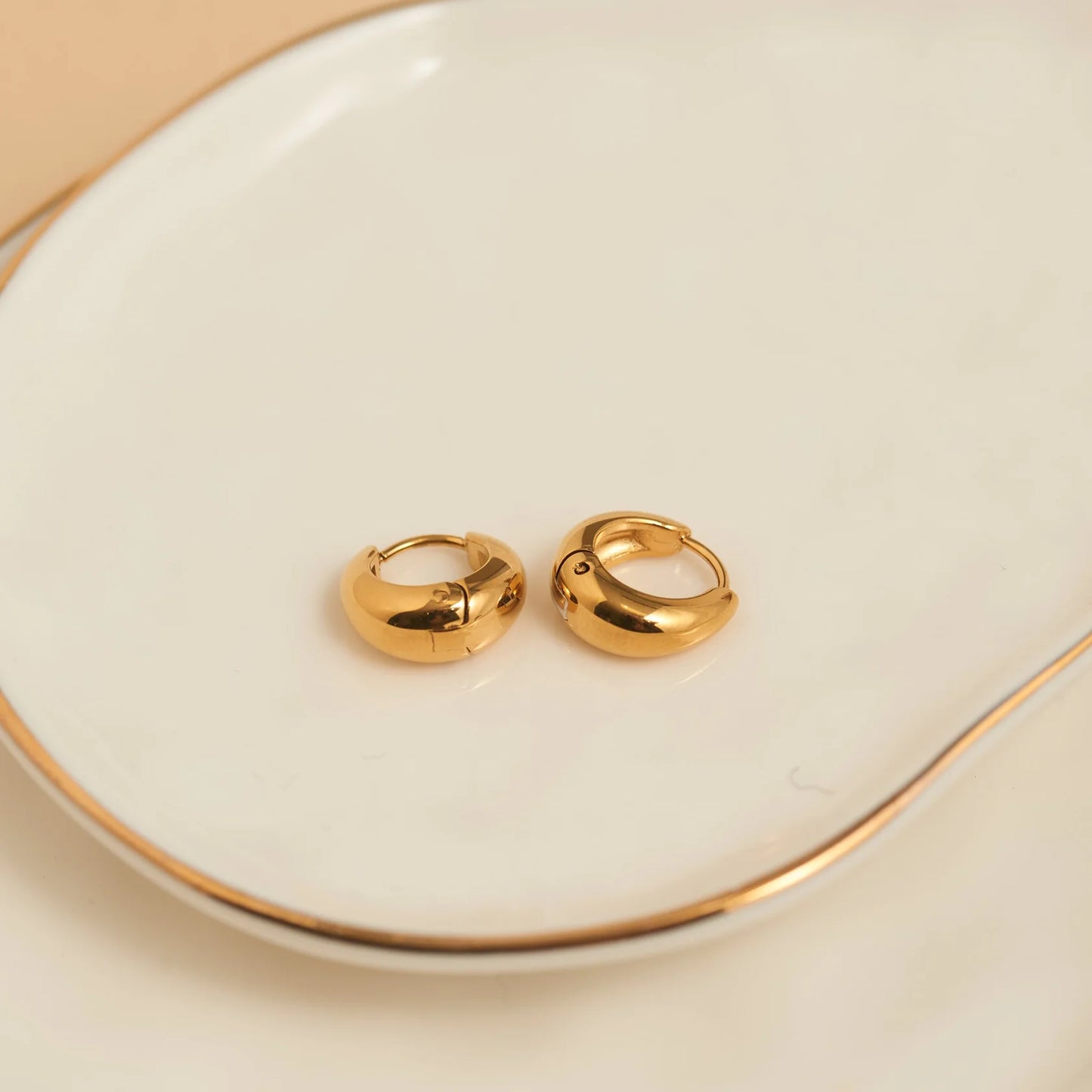 Graduated Hoop Gold Stud