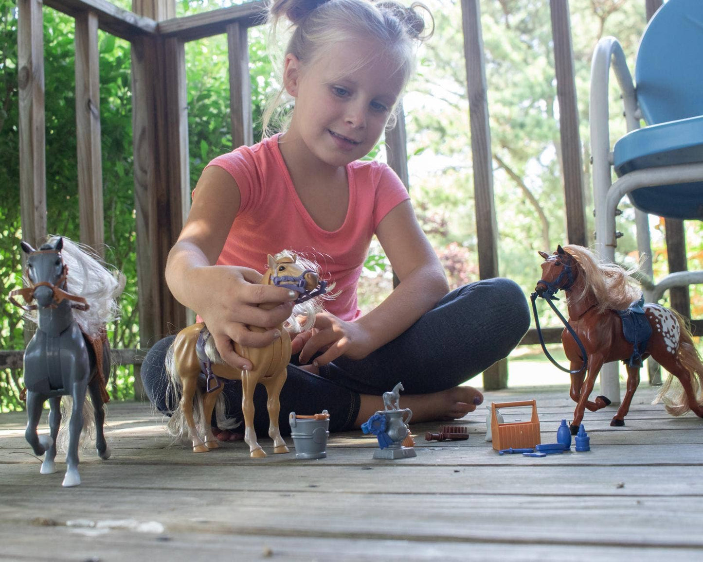 Blue Ribbon Champions Deluxe Horses Playsets Assorted Styles