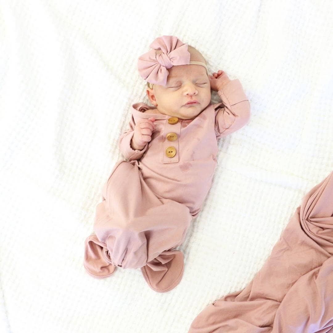 Solid Mauve Bamboo Baby Knot Gown & Hat: Newborn / 7-14lbs+