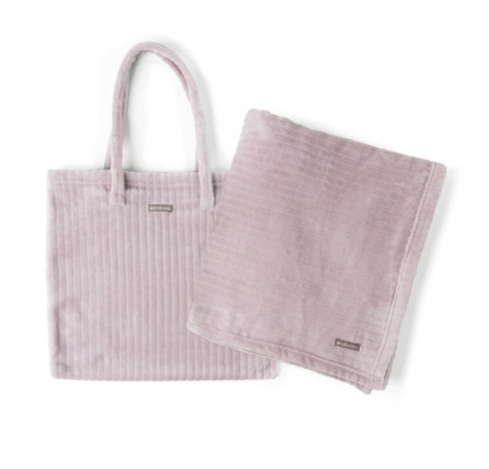 Lilac On My Way Tote Blanket
