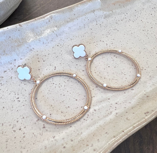 Clover and Textured Circle Earring