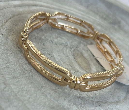 Gold Interlocked Bracelet