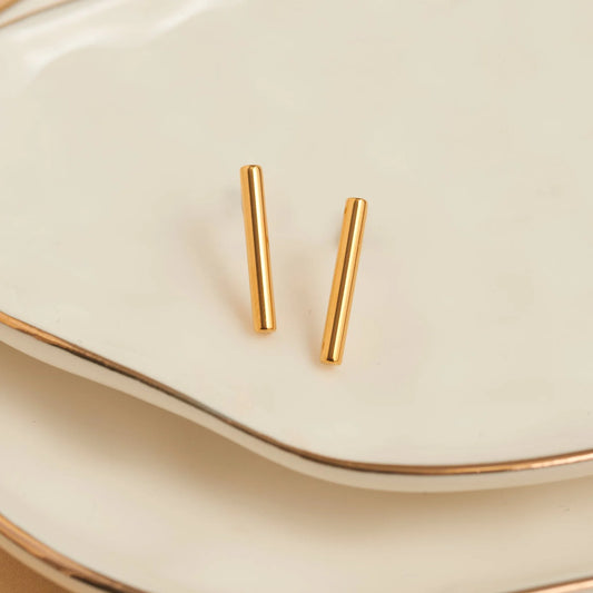 Gold round Bar stud