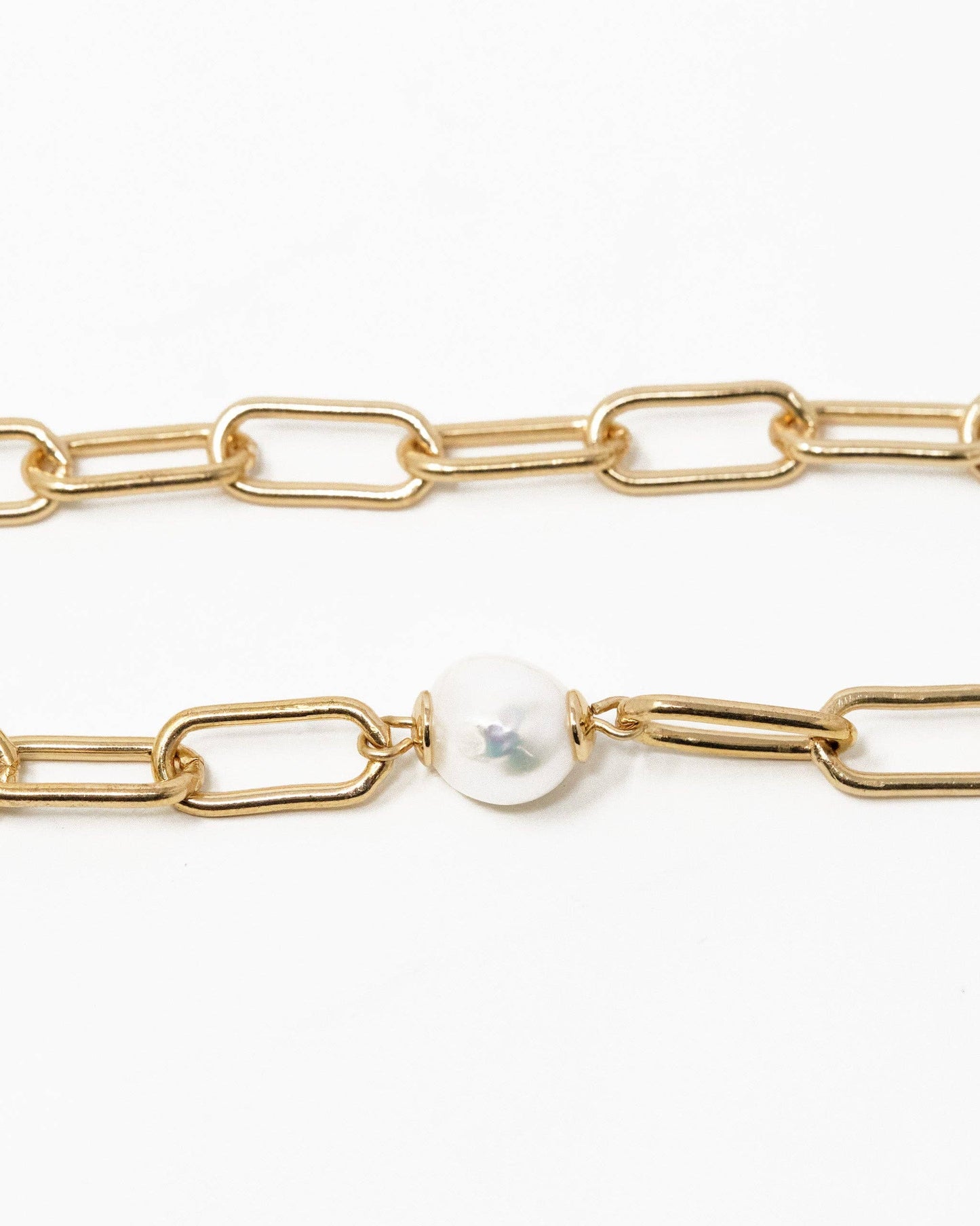 Paperclip w/freshwater pearl pendant necklace: Gold