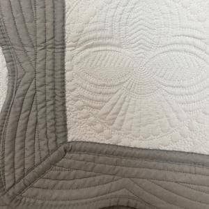 Baby Quilt Blanket Monogram: White/Gray