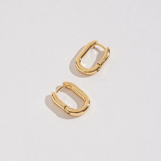 MEDIUM LINK HUGGIE EARRINGS
